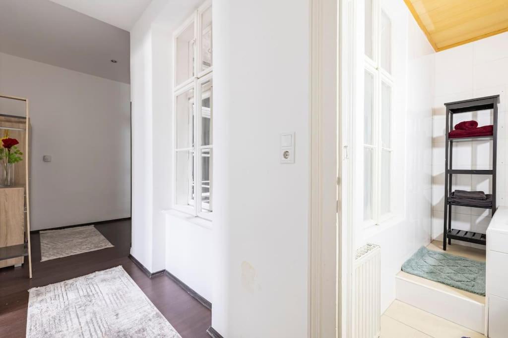 Charming Spacious Apartment Vienna Exterior photo